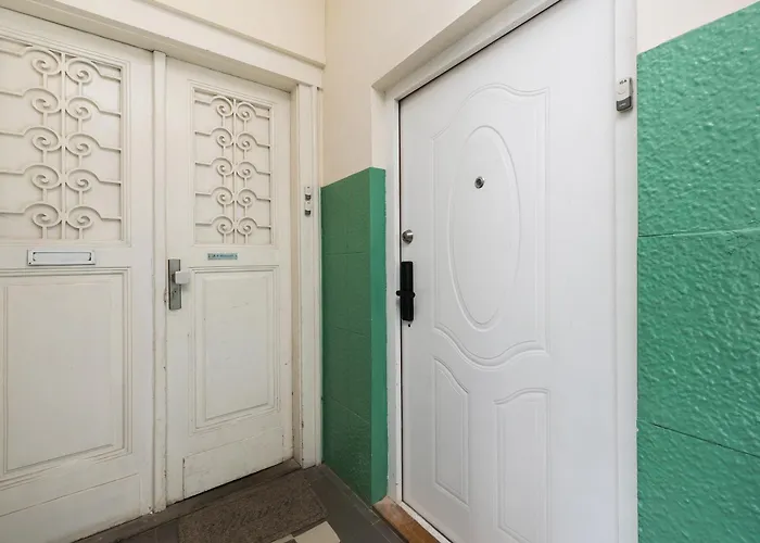 Azure Haven Old Town Apartment *