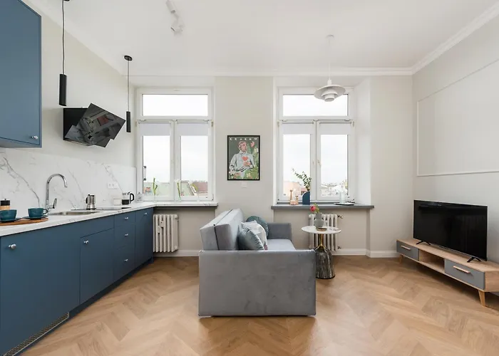 Azure Haven Old Town Apartment